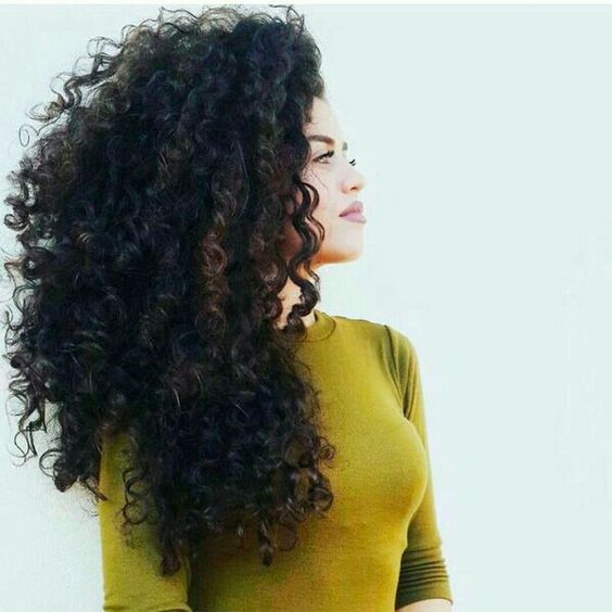 Here&rsquo;s how to keep curls moisturized.