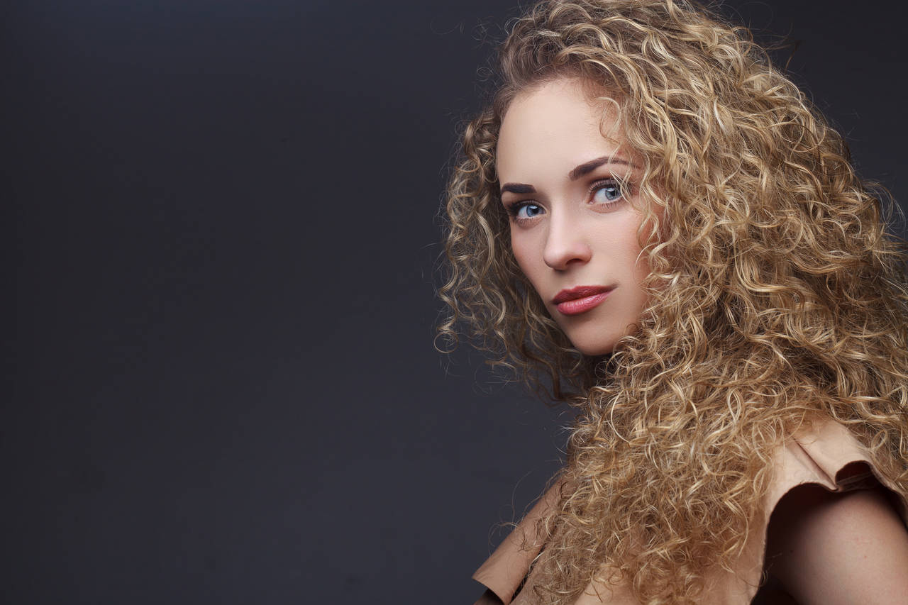 Curly Hair Routine How to Plop your Hair